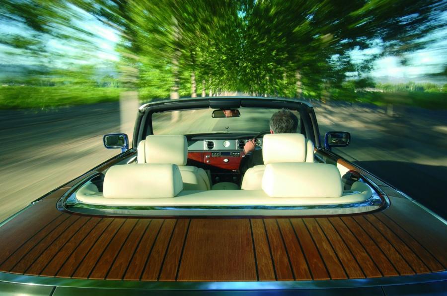  Rolls-Royce Phantom Drophead Coupe 2008 года  (фото 21 из 37)